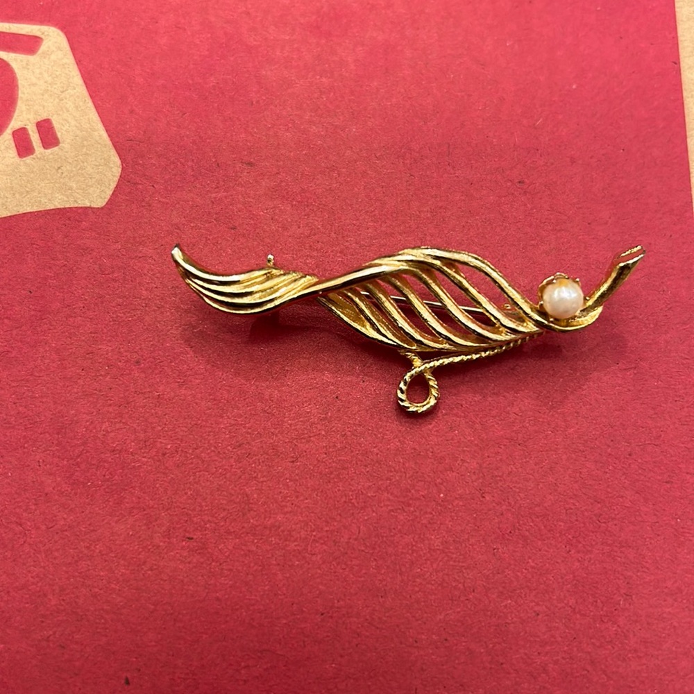 Vintage Pearl Brooch/Pin